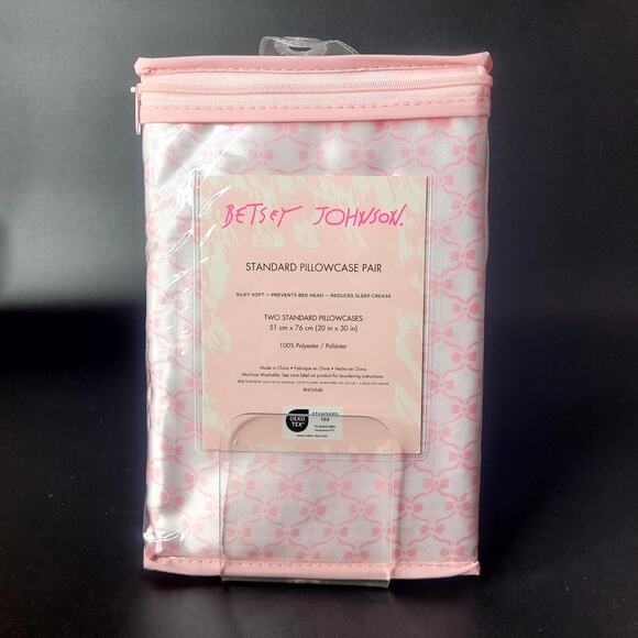 Betsey Johnson Petal Pink Coquette Bow Ribbon Satin Pillowcases 20 X 30‎ NIP - Picture 4 of 6